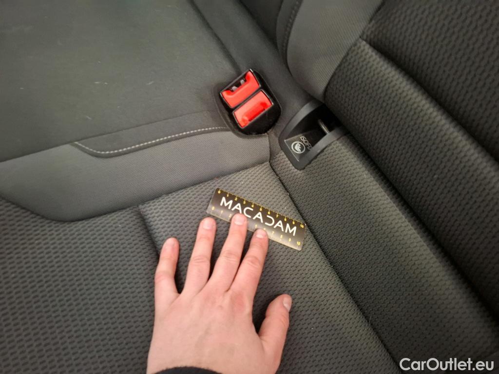  Volkswagen  Golf  VII Berline Confortline Business BMT 1.0 TSI 115CV BVM6 E6dT #32