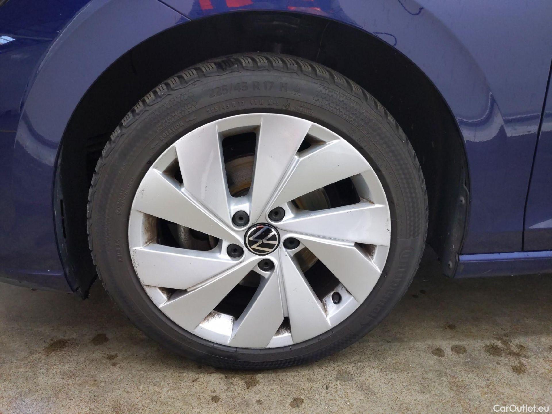  Volkswagen  Golf  VOLKSWAGEN / 2020 / 5P / Berline 1.5 eTSI OPF 130 DSG7 Style #2