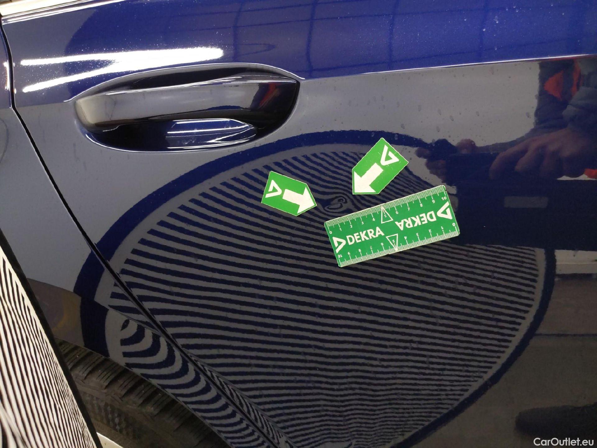  Volkswagen  Golf  VOLKSWAGEN / 2020 / 5P / Berline 1.5 eTSI OPF 130 DSG7 Style #30