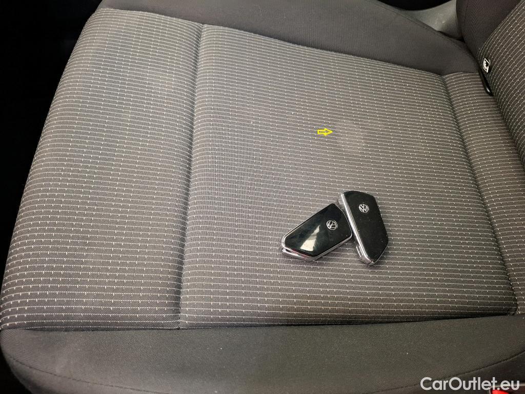  Volkswagen  Golf  VIII Berline 2.0 TDI 115CV BVA7 E6d #13