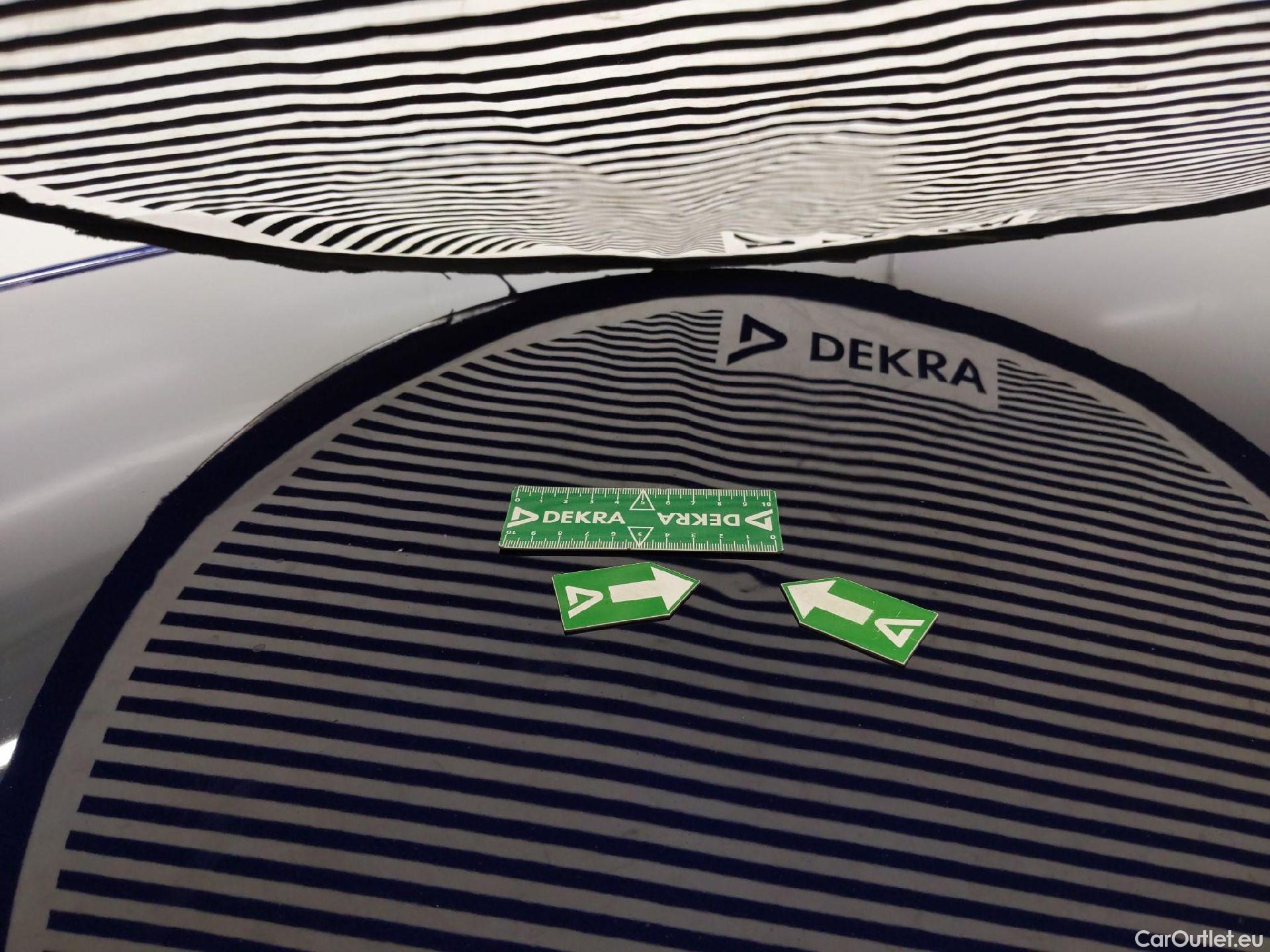  Volkswagen  Golf  VOLKSWAGEN / 2020 / 5P / Berline 1.5 eTSI OPF 130 DSG7 Style #10