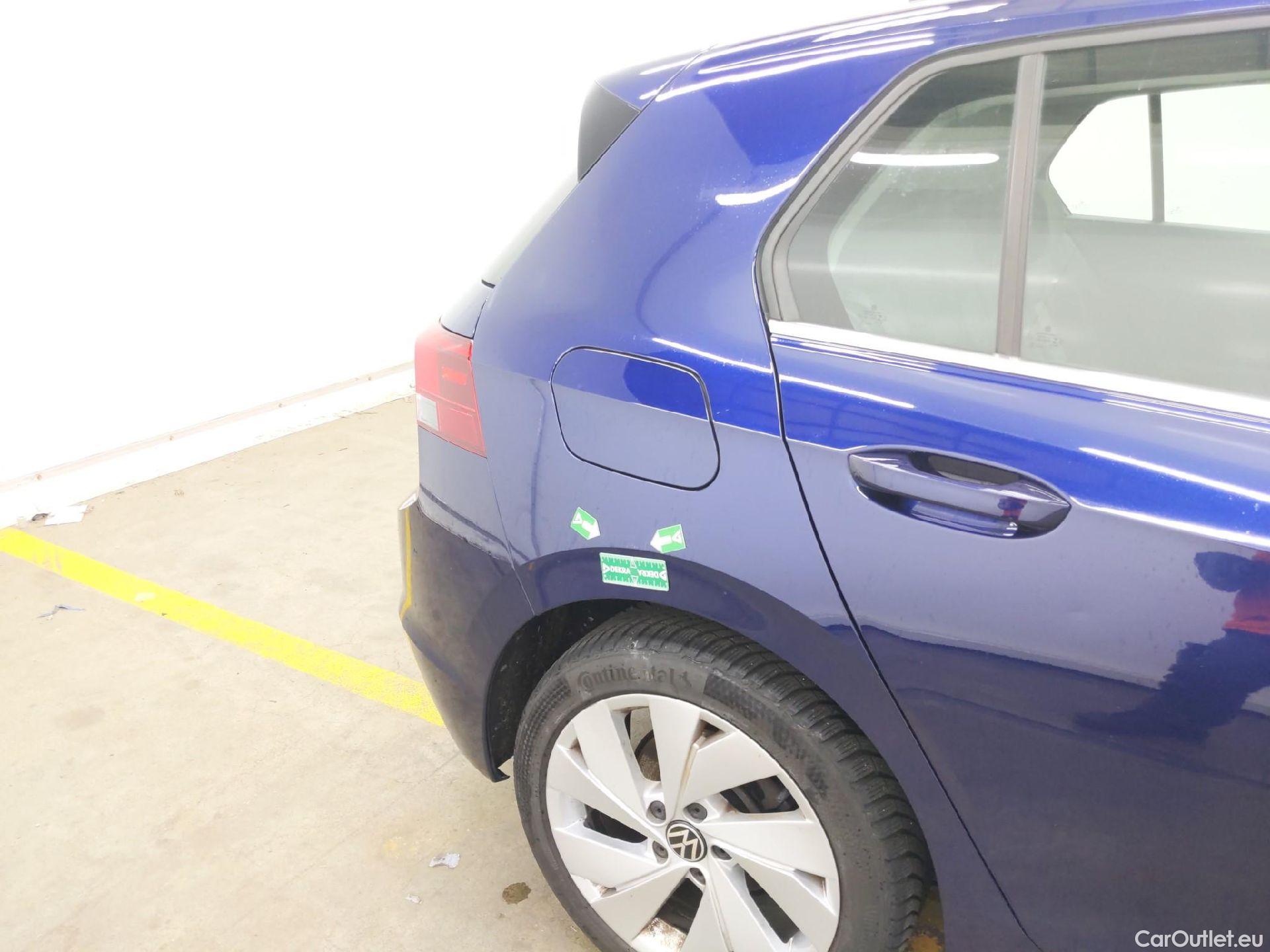  Volkswagen  Golf  VOLKSWAGEN / 2020 / 5P / Berline 1.5 eTSI OPF 130 DSG7 Style #25