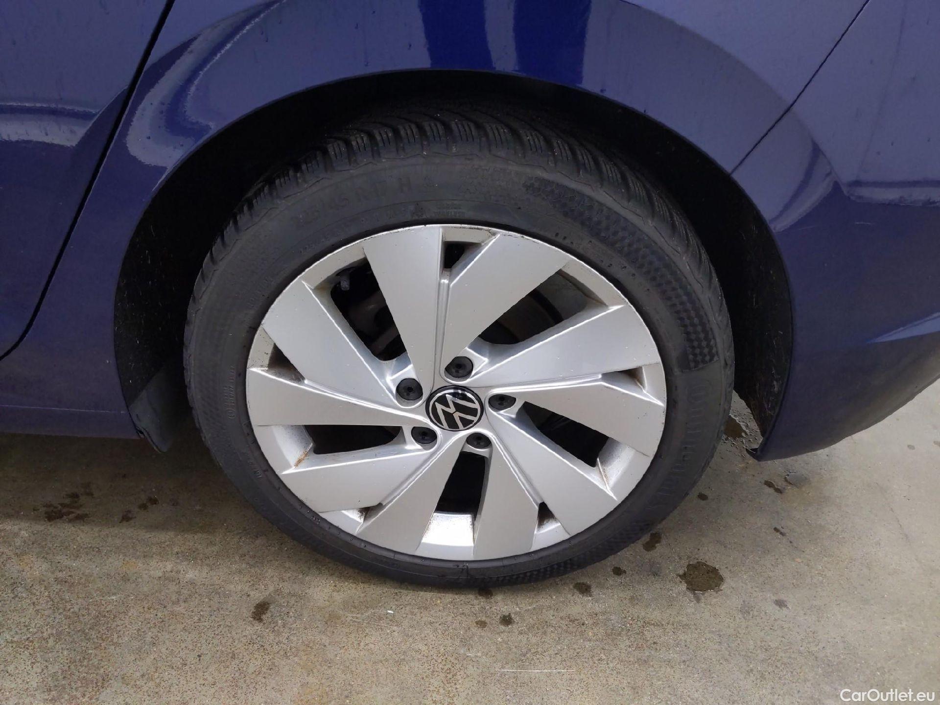  Volkswagen  Golf  VOLKSWAGEN / 2020 / 5P / Berline 1.5 eTSI OPF 130 DSG7 Style #8