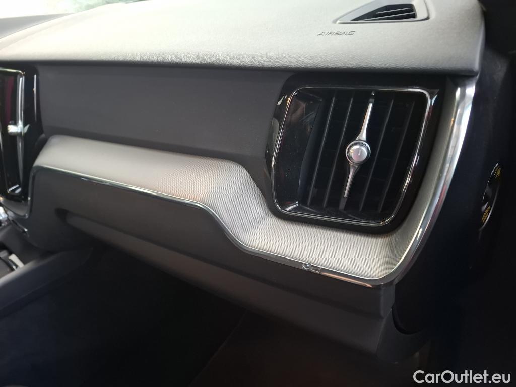  Volvo  XC60 VOLVO  / 2021 / 5P / SUV Recharge T6 398 Geartronic 8 R-Design #10