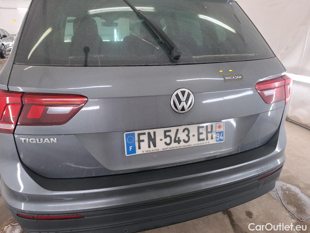  Volkswagen  Tiguan VOLKSWAGEN  / 2016 / 5P / SUV 2.0 TDI 150 DSG7 Confortline Business #31