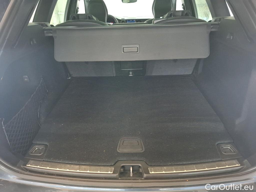  Volvo  XC60 VOLVO  / 2021 / 5P / SUV Recharge T6 398 Geartronic 8 R-Design #4