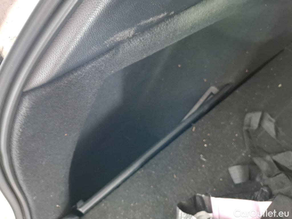  Toyota  Corolla TOYOTA  Touring Sports / 2018 / 5P / Break Hybride 184h GR Sport #38