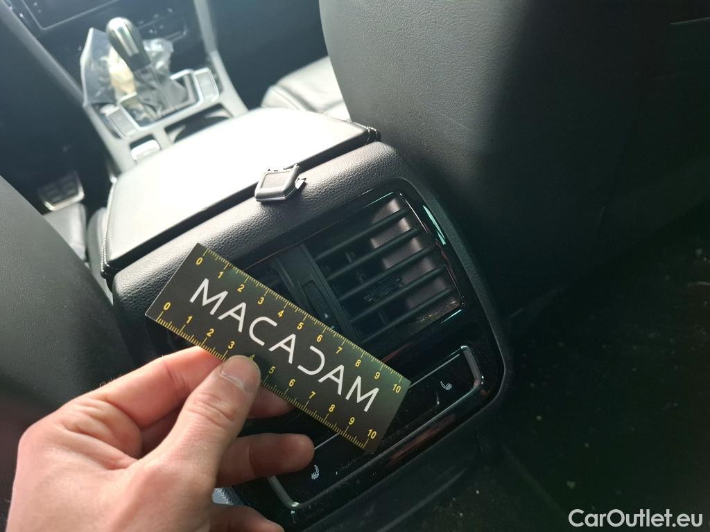  Volkswagen  Passat VOLKSWAGEN  SW / 2019 / 5P / Break 2.0 TDI 200 4MOTION DSG7 SW R LINE #52