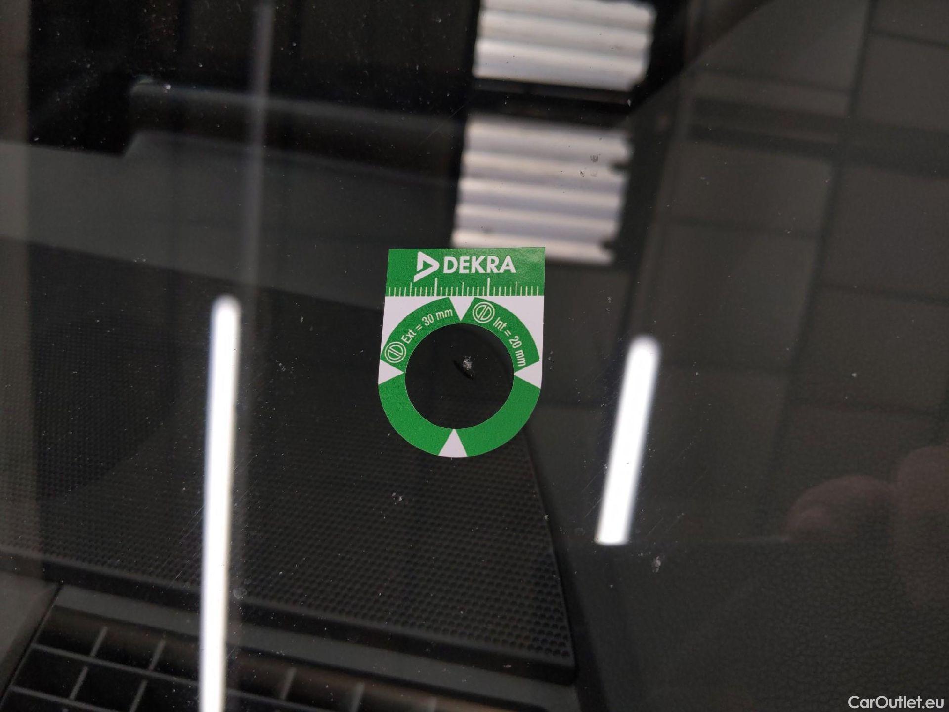  Volkswagen  Golf  VOLKSWAGEN / 2020 / 5P / Berline 1.5 eTSI OPF 130 DSG7 Style #12