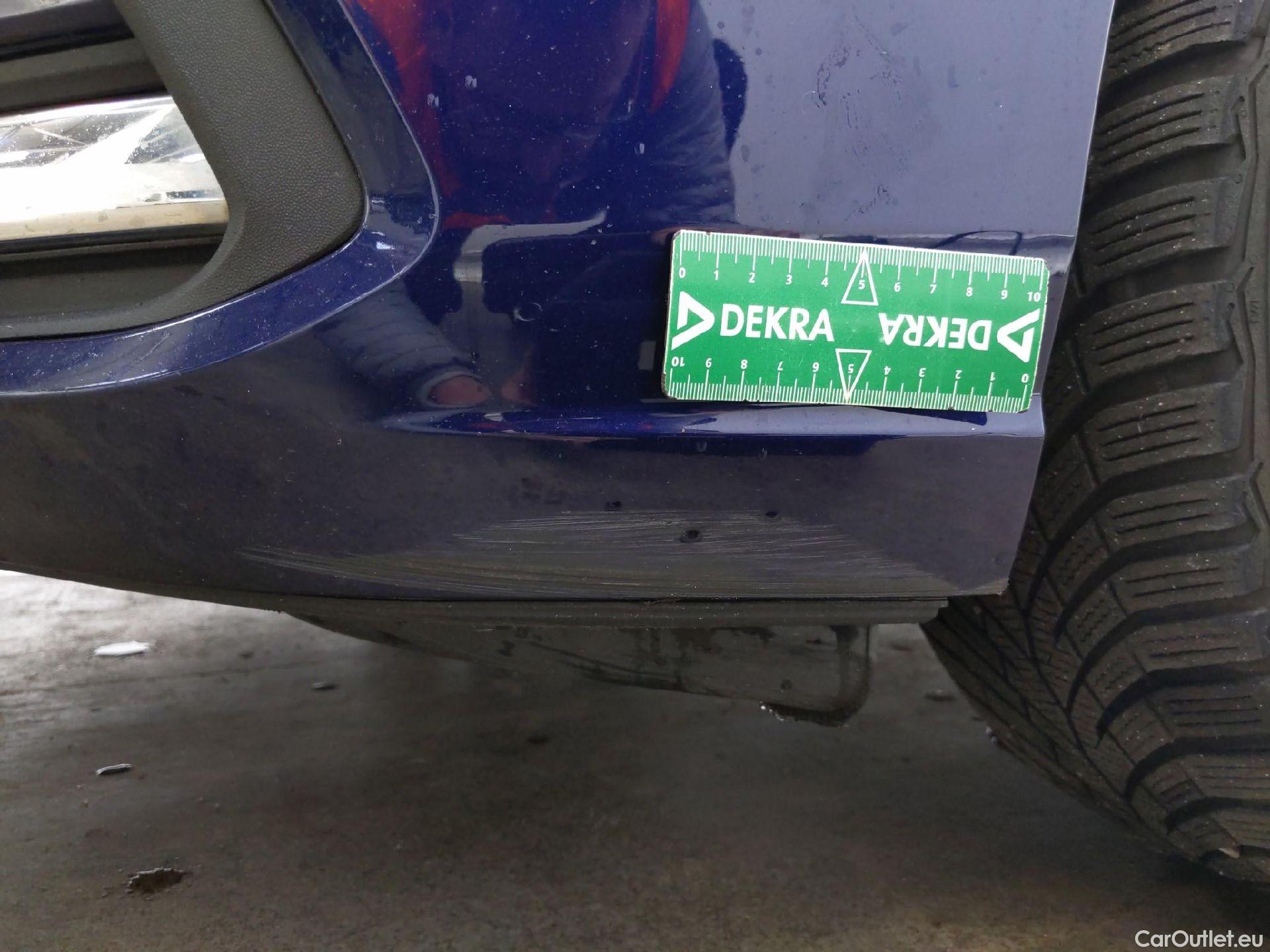  Volkswagen  Golf  VOLKSWAGEN / 2020 / 5P / Berline 1.5 eTSI OPF 130 DSG7 Style #13