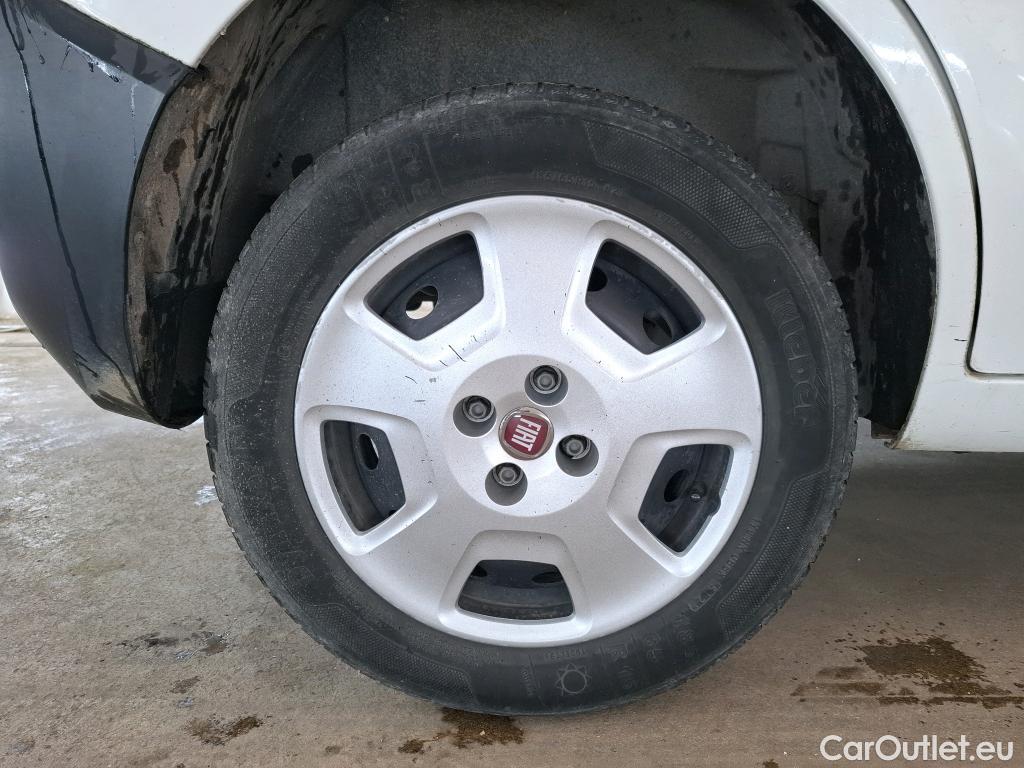  Fiat  Fiorino FIAT  / 2016 / 4P / Fourgonnette 1.3 Multijet 95 Pro Lounge #32