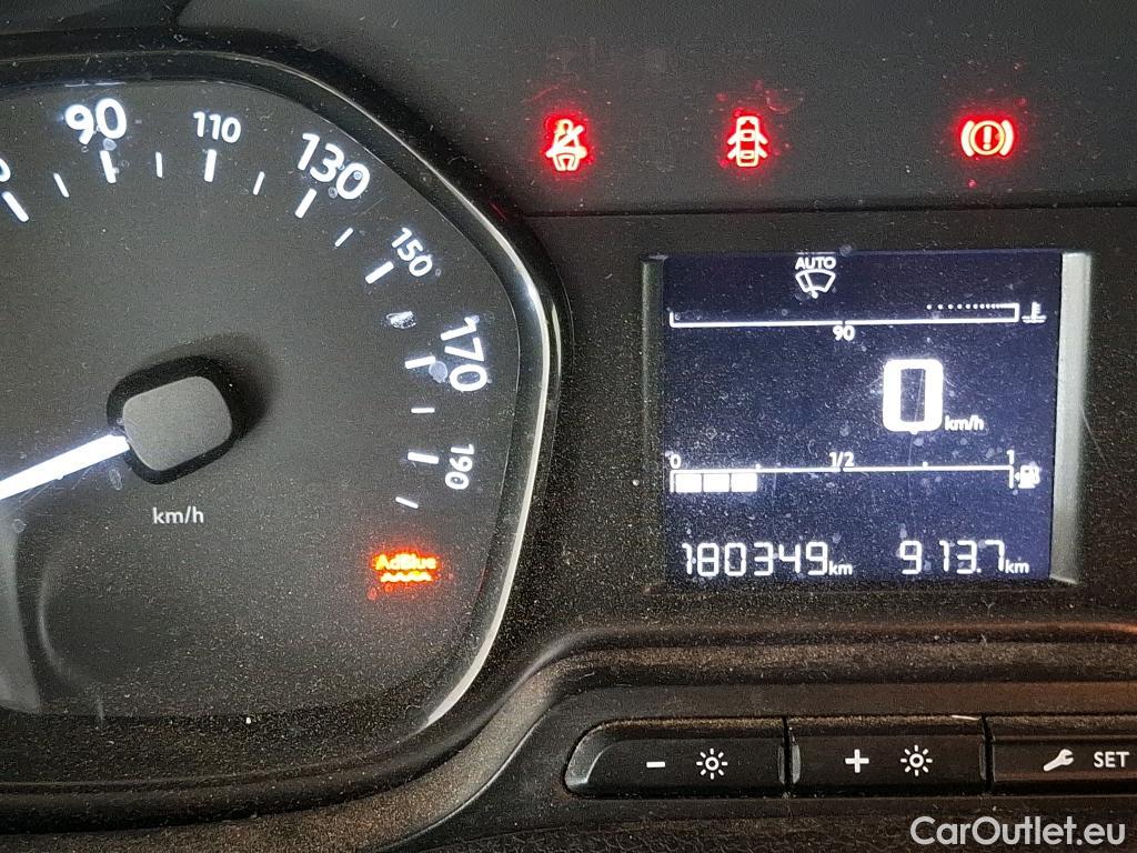  Opel  Vivaro OPEL  / 2019 / 4P / Fourgon tôlé 1.5 Diesel 100 ch L2 Pack Clim #56