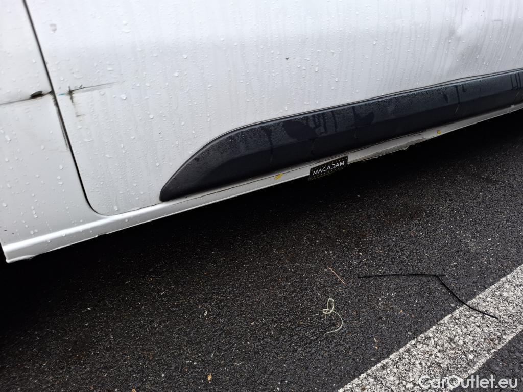  Opel  Vivaro OPEL  / 2019 / 4P / Fourgon tôlé 1.5 Diesel 100 ch L2 Pack Clim #4