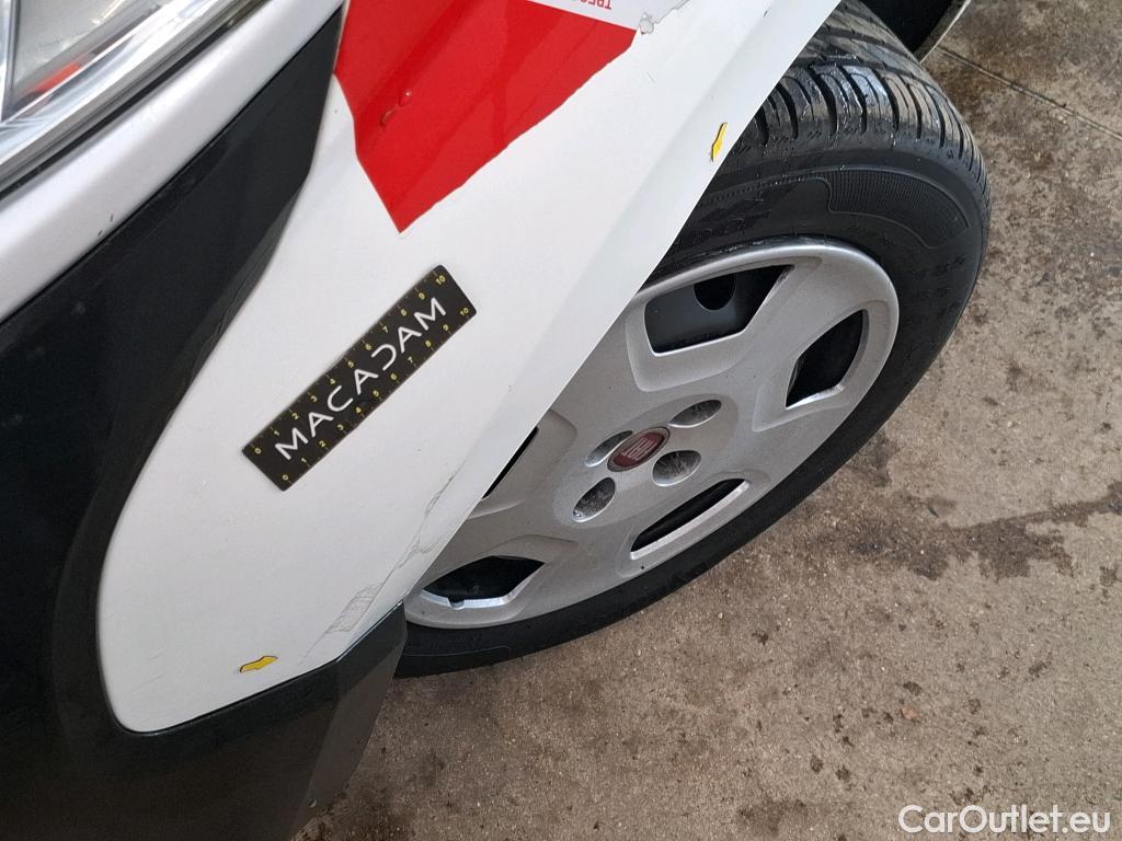  Fiat  Fiorino FIAT  / 2016 / 4P / Fourgonnette 1.3 Multijet 95 Pro Lounge #23