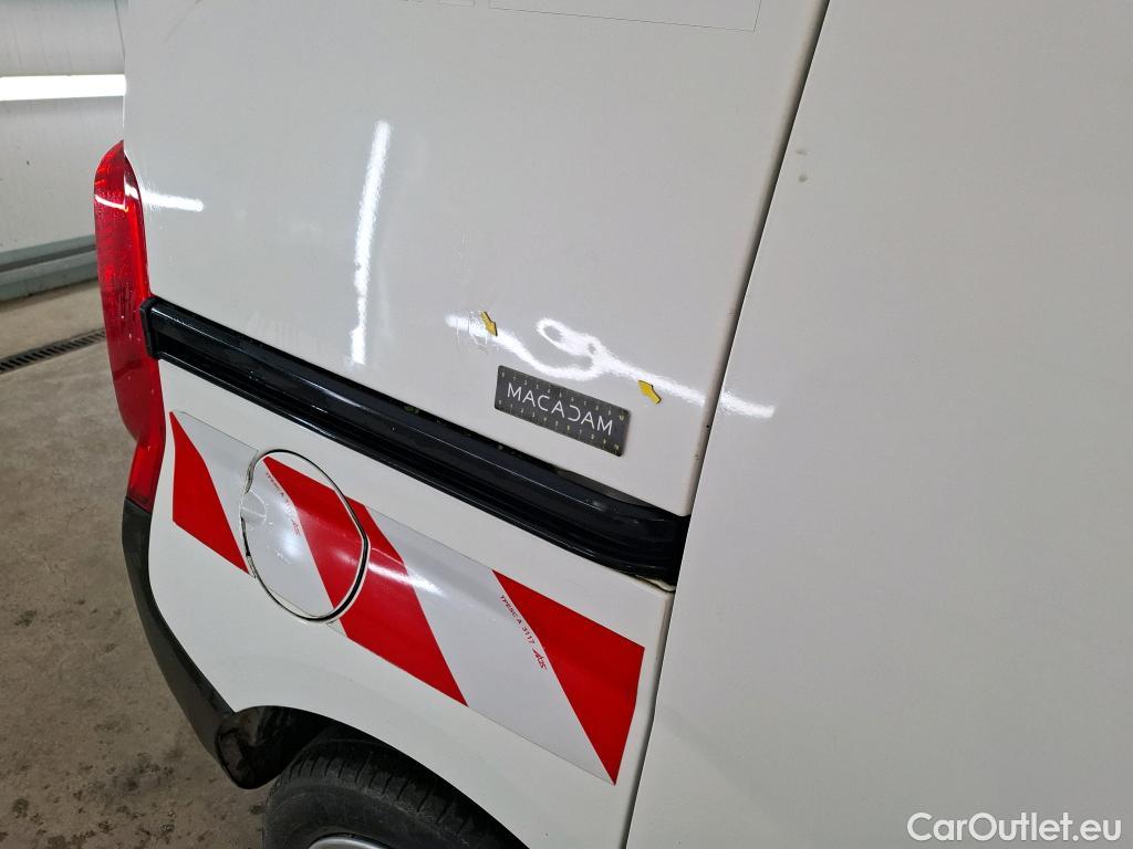  Fiat  Fiorino FIAT  / 2016 / 4P / Fourgonnette 1.3 Multijet 95 Pro Lounge #15