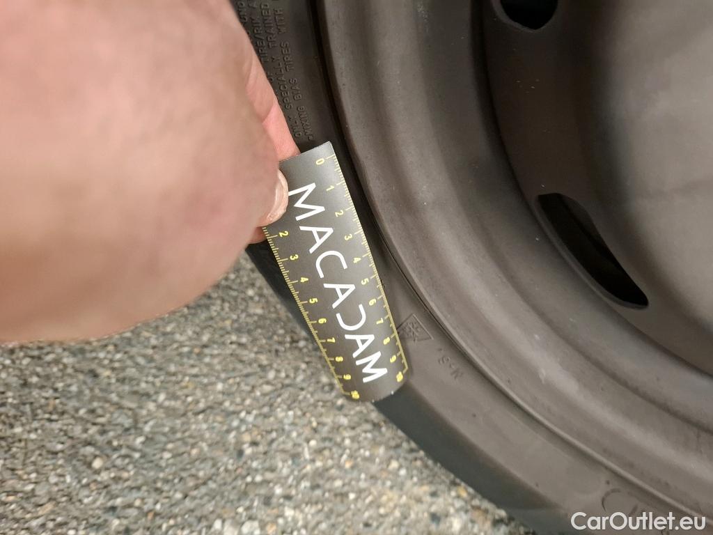  Peugeot  208  Affaire Premium 1.6 HDi 75CV BVM5 E6 #31