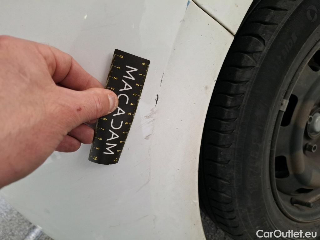  Peugeot  208  Affaire Premium 1.6 HDi 75CV BVM5 E6 #19