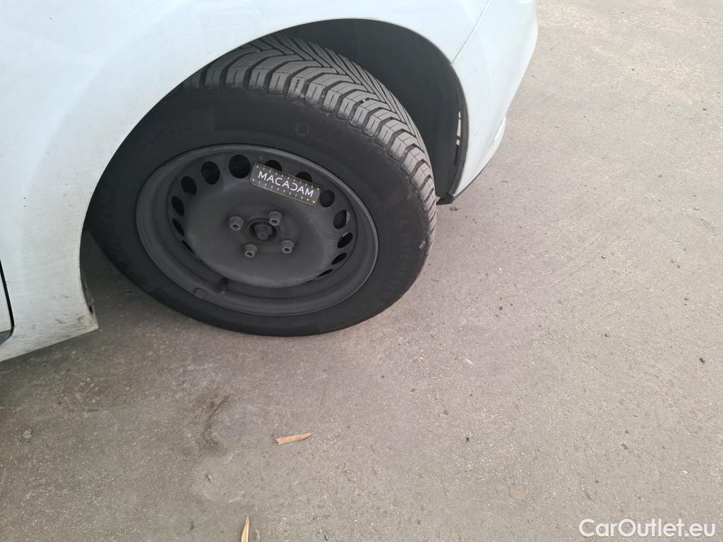  Renault  Clio RENAULT  Société VU 5p Berline Air dCi 75 - 18 #41