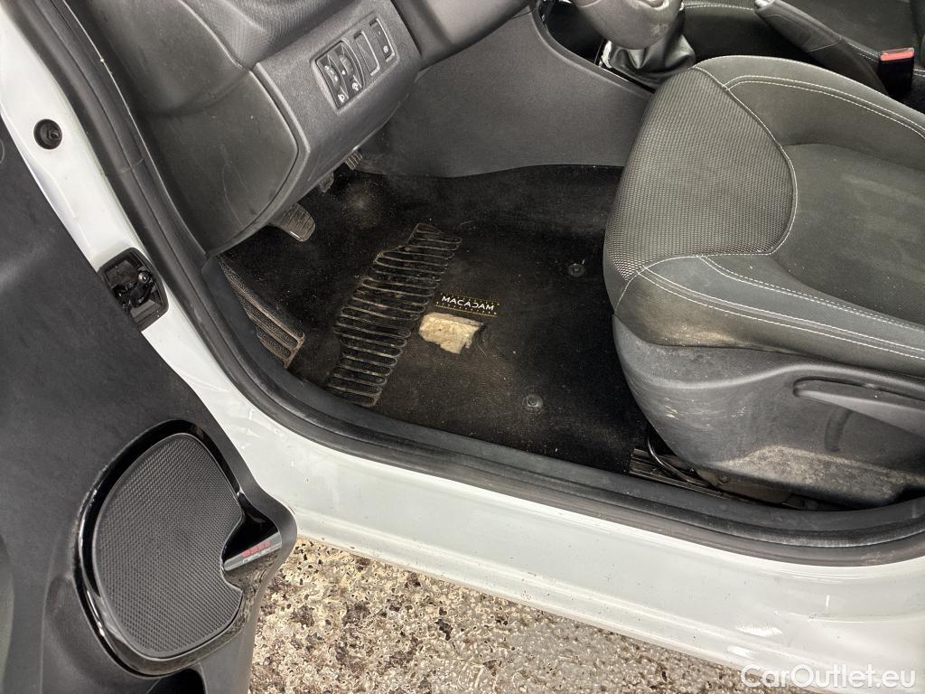  Renault  Clio  IV Air MediaNav 1.5 dCi 75CV BVM5 E6 #1