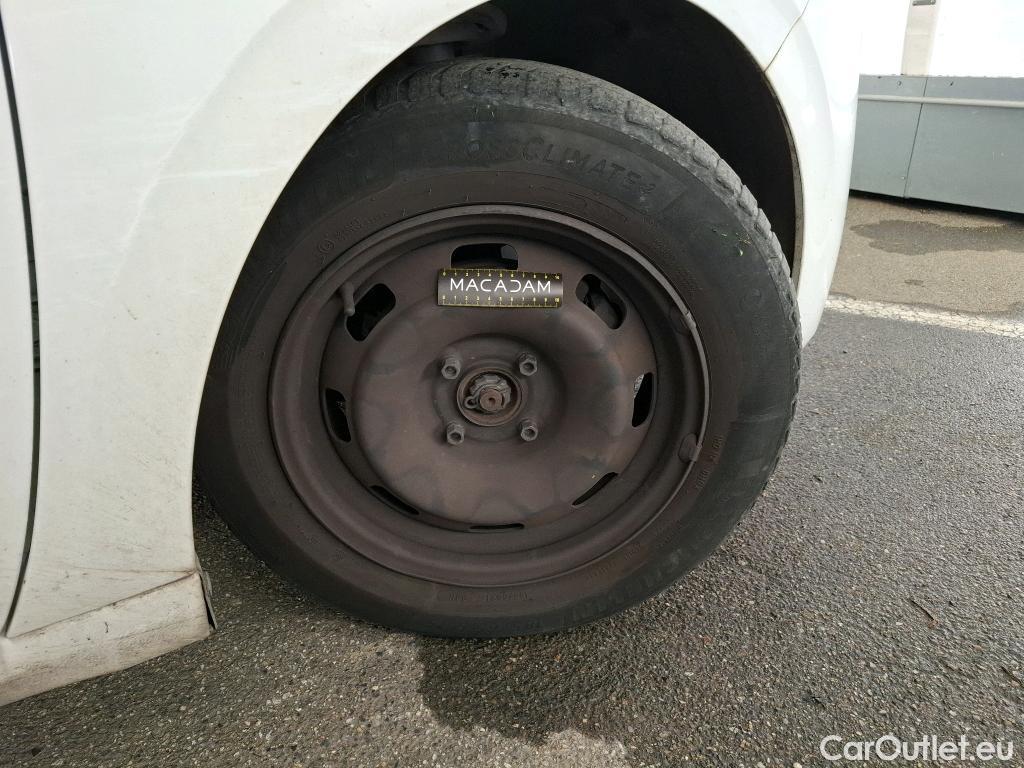  Peugeot  208  Affaire Premium 1.6 HDi 75CV BVM5 E6 #48