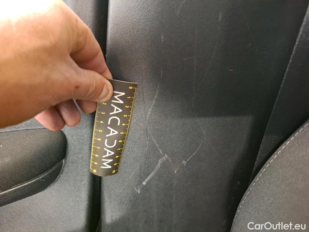  Peugeot  208  Affaire Premium 1.6 HDi 75CV BVM5 E6 #39