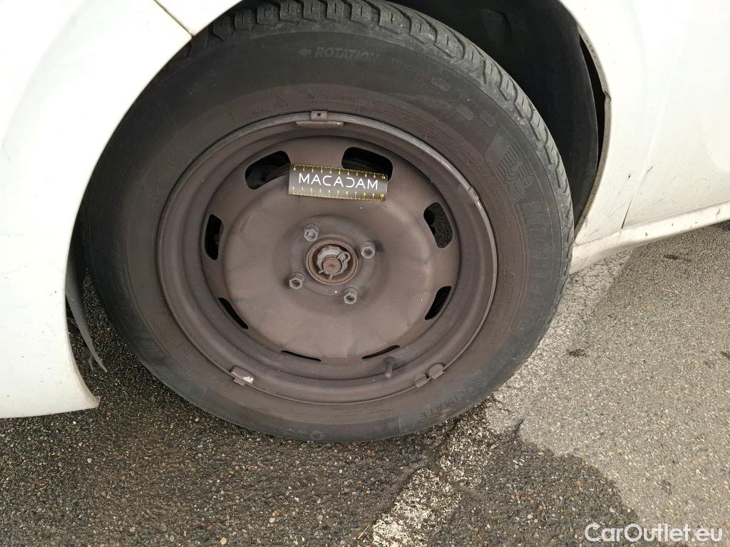  Peugeot  208  Affaire Premium 1.6 HDi 75CV BVM5 E6 #52