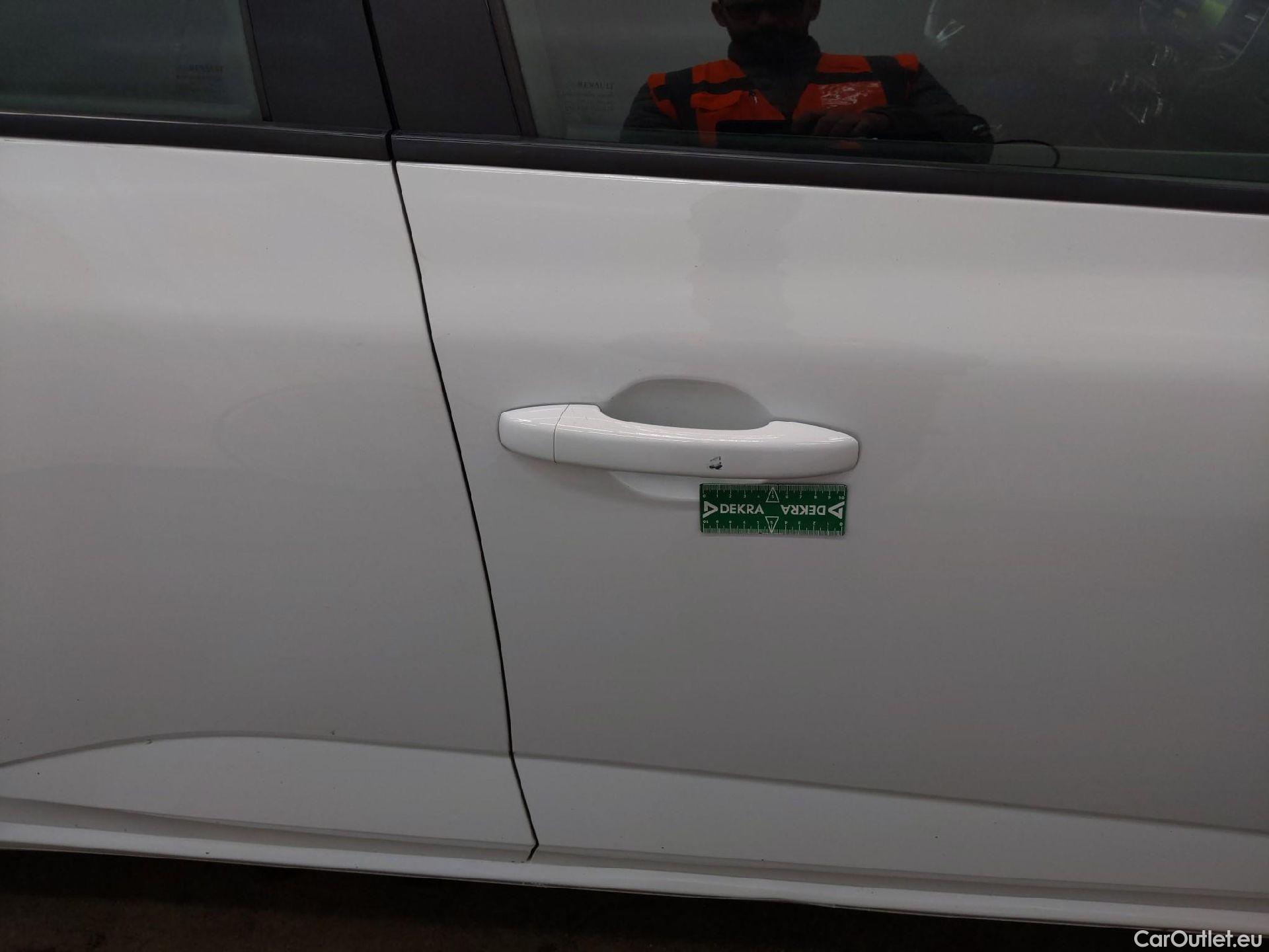  Renault  Megane  IV Berline 5pt. Société Air Nav 1.5 dCi 90CV BVM6 E6 #32