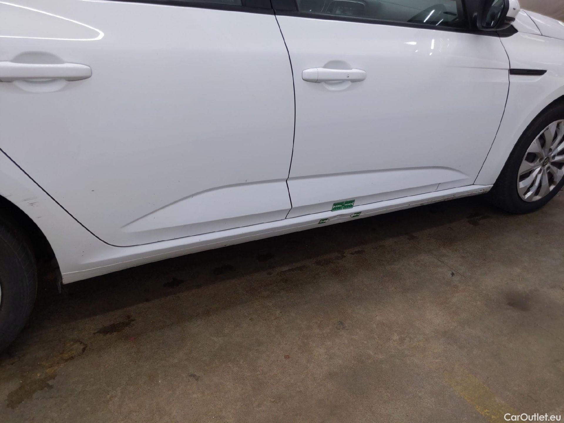  Renault  Megane  IV Berline 5pt. Société Air Nav 1.5 dCi 90CV BVM6 E6 #36