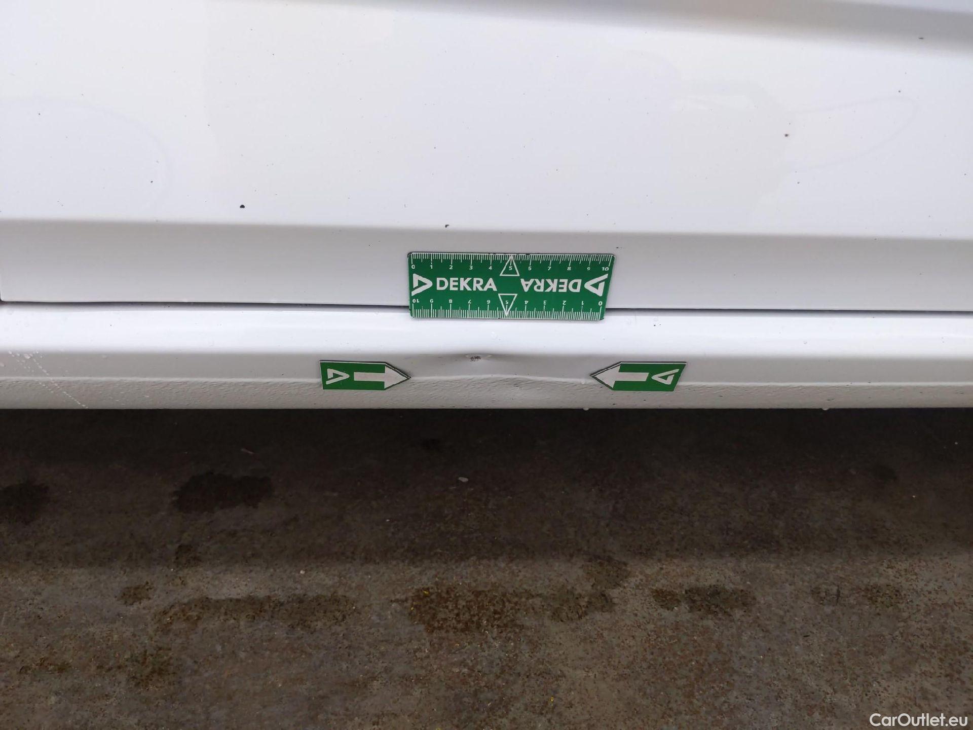  Renault  Megane  IV Berline 5pt. Société Air Nav 1.5 dCi 90CV BVM6 E6 #35