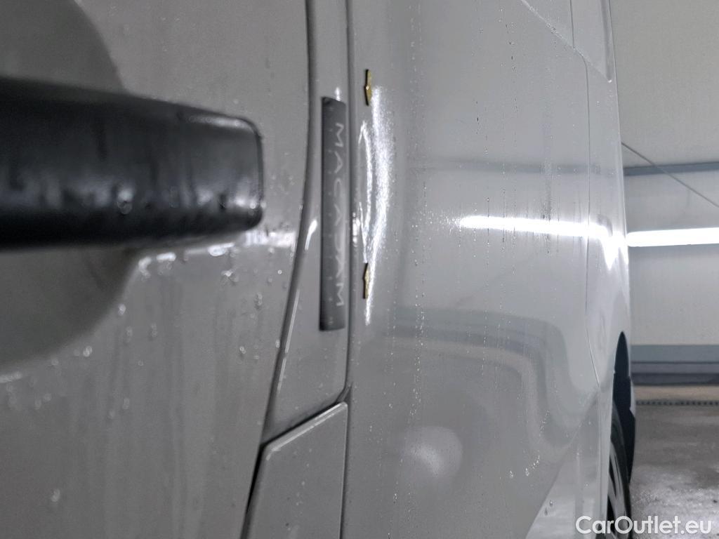  Renault  Trafic RENAULT  / 2019 / 4P / Fourgon tole NV FG GCF L1H2 1200 Energy dCi 145 #16