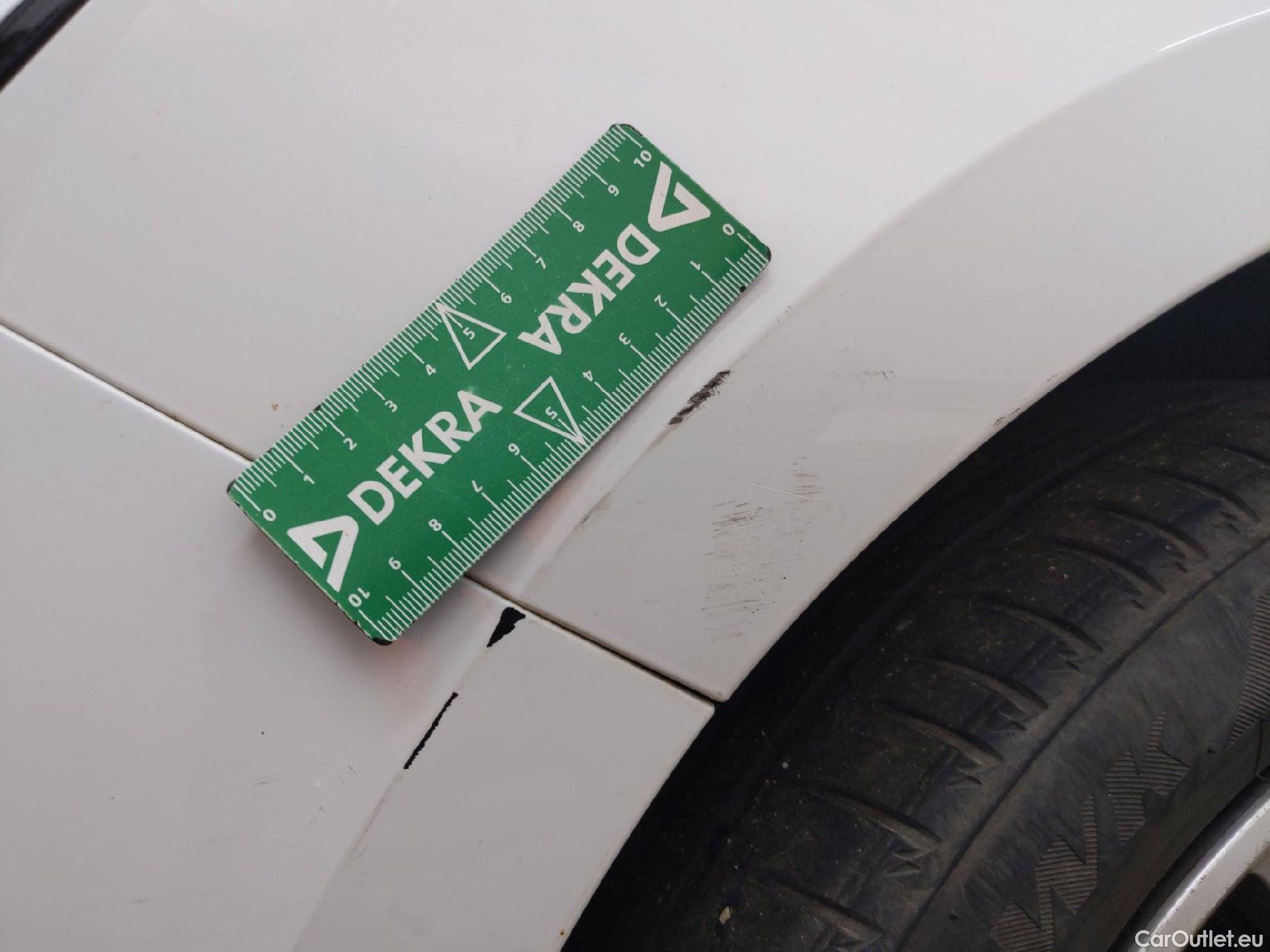  Renault  Megane  IV Berline 5pt. Société Air Nav 1.5 dCi 90CV BVM6 E6 #17