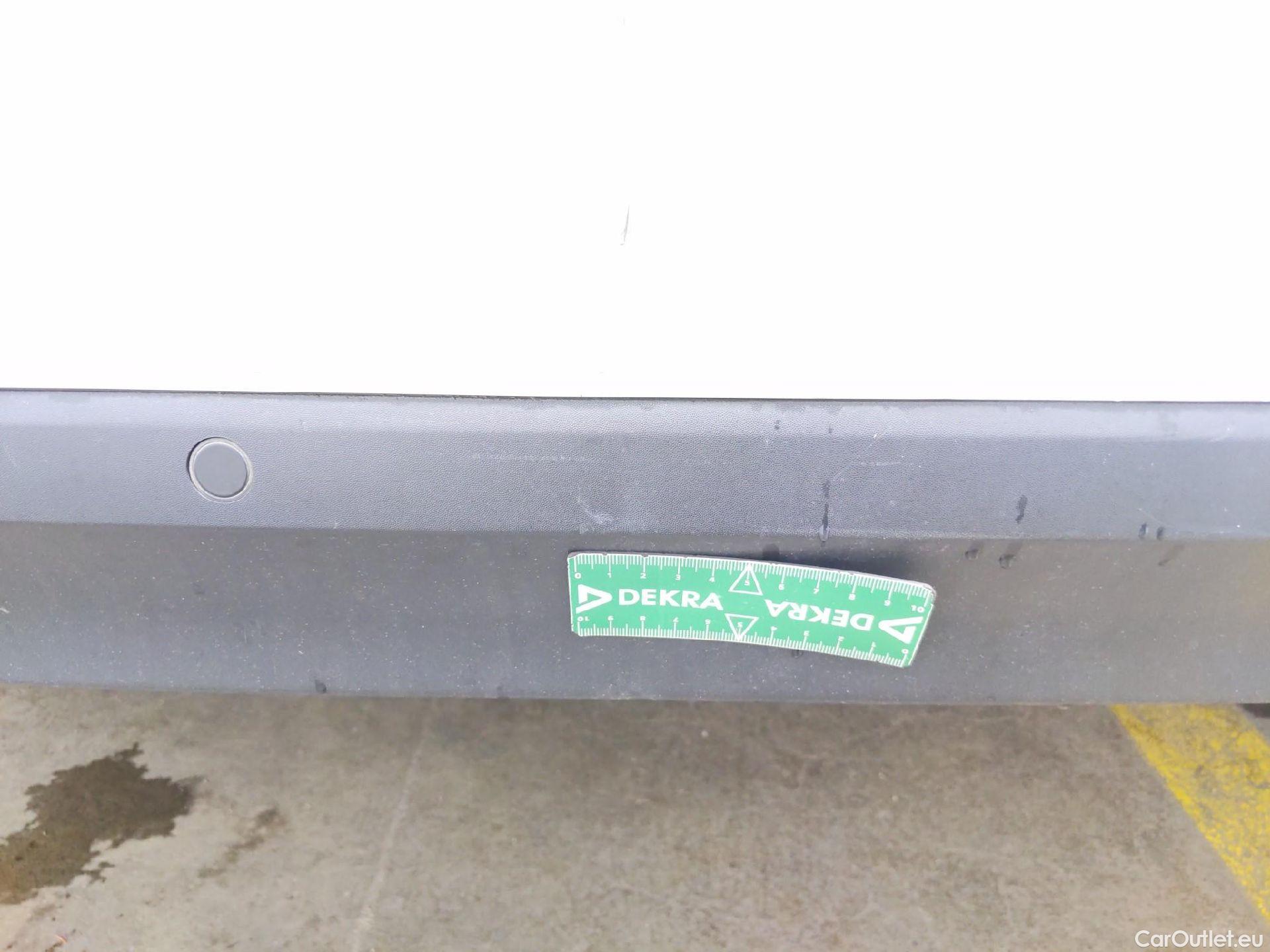  Renault  Megane  IV Berline 5pt. Société Air Nav 1.5 dCi 90CV BVM6 E6 #38