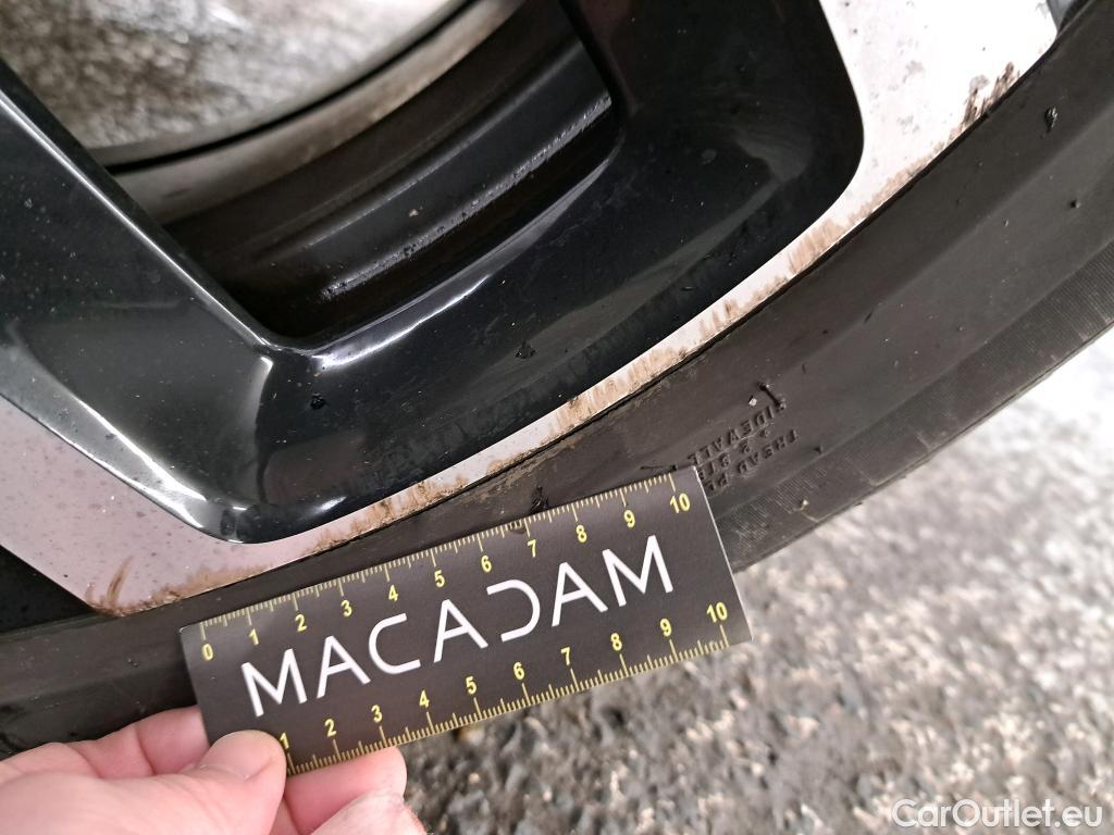  Citroen  C5  Aircross Shine Pack 1.6 PureTech 180CV BVA8 E6d #16