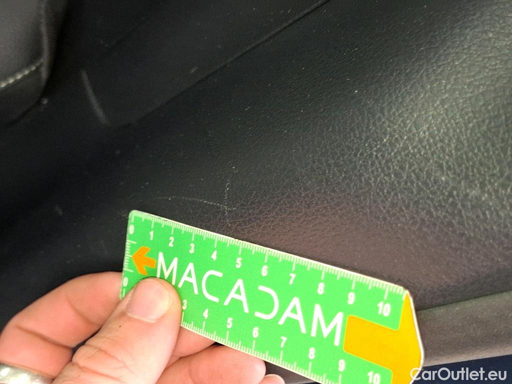  Mercedes  A-Klasse MERCEDES-BENZ Classe A Berline / 2018 / 4P / Berline A 250 e Business Line 8G-DCT #11