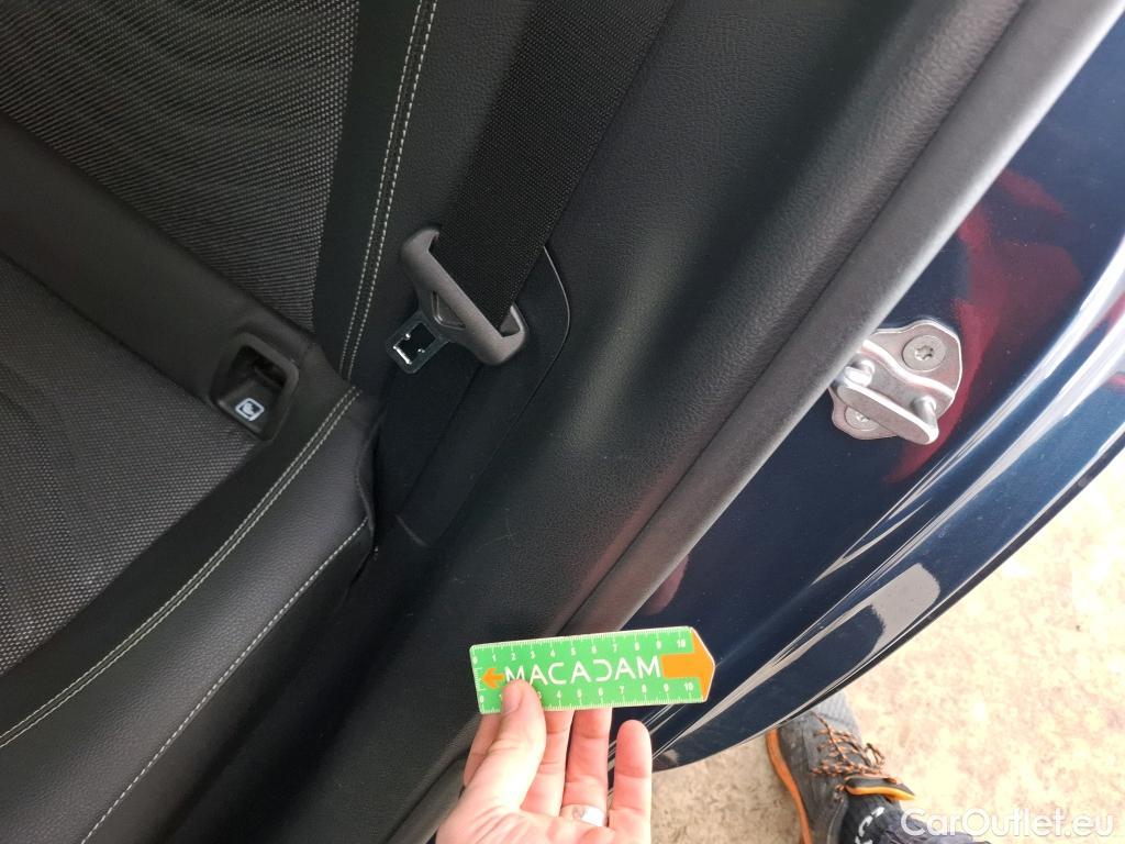  Mercedes  A-Klasse MERCEDES-BENZ Classe A Berline / 2018 / 4P / Berline A 250 e Business Line 8G-DCT #10