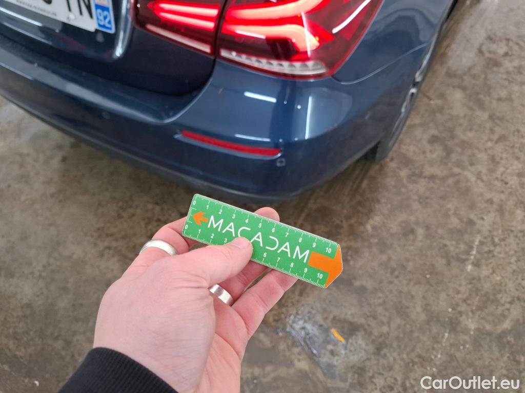  Mercedes  A-Klasse MERCEDES-BENZ Classe A Berline / 2018 / 4P / Berline A 250 e Business Line 8G-DCT #17