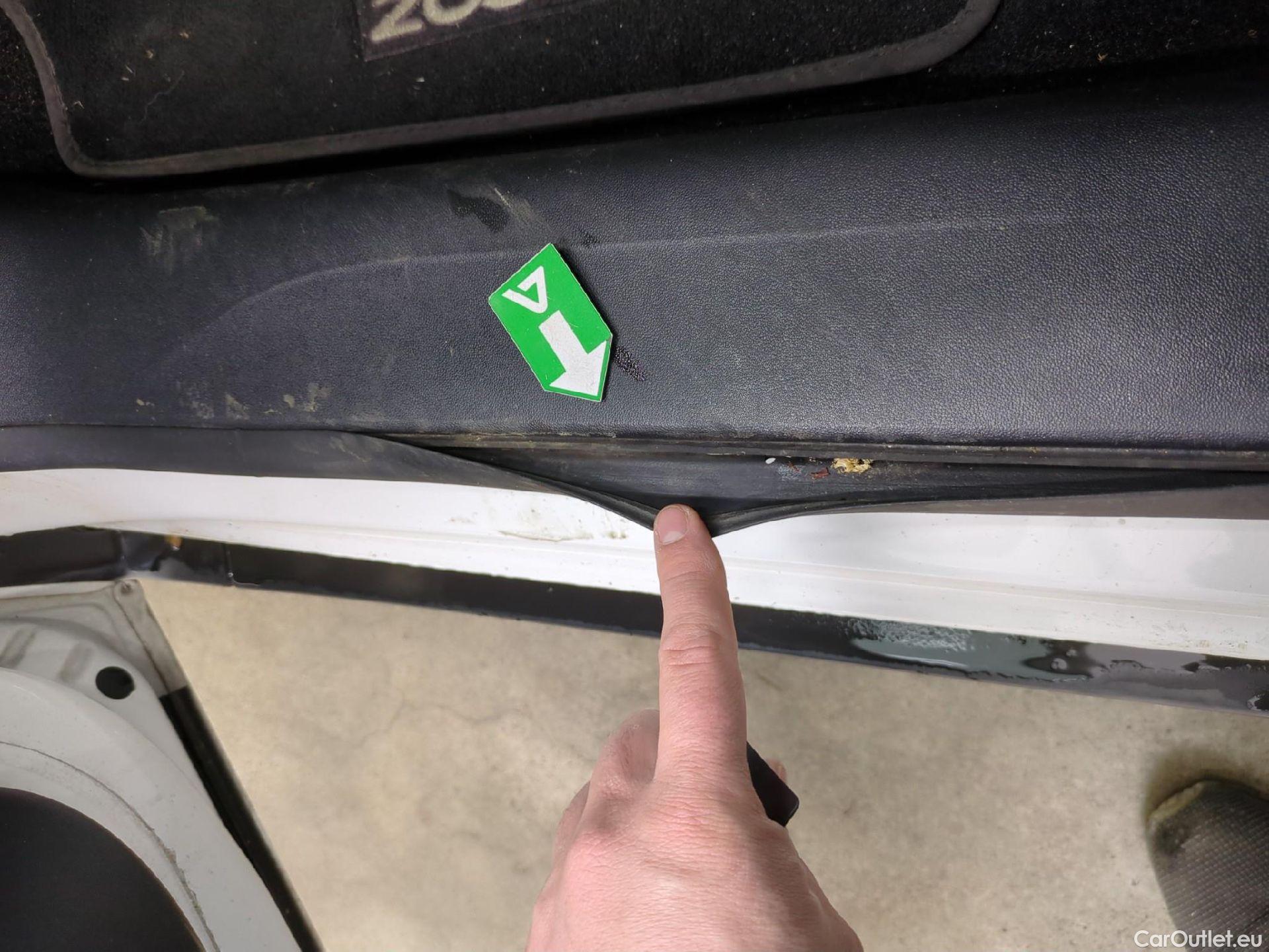  Peugeot  2008  Allure Business 1.5 HDi 100CV BVM5 E6dT #13