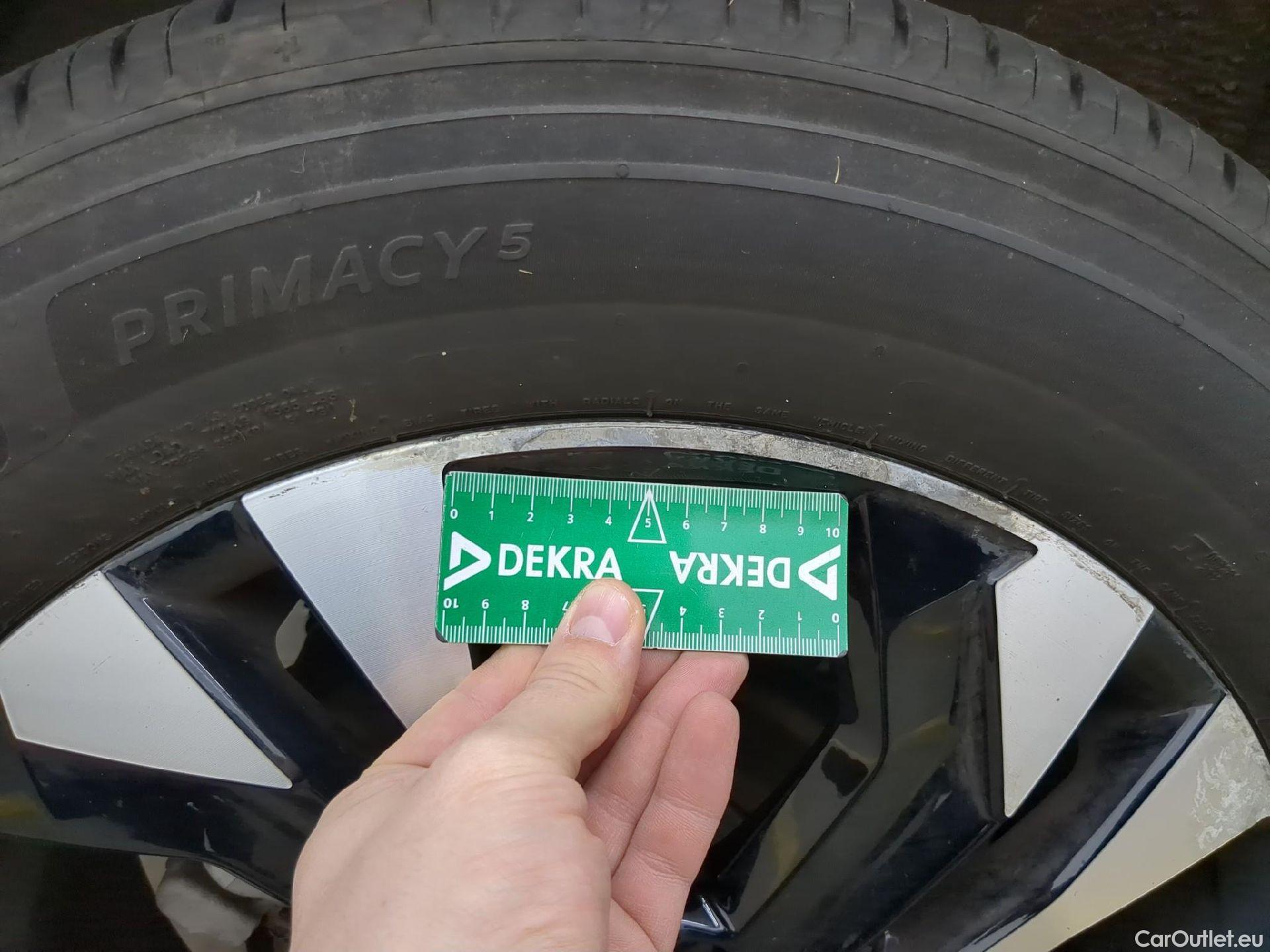  Peugeot  2008  Allure Business 1.2 PureTech 100CV BVM6 E6d #28