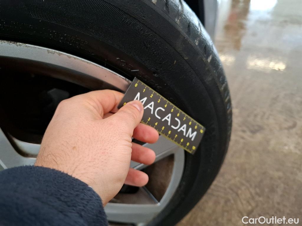  Peugeot  208  Signature 1.2 PureTech 80CV BVM5 E6dT #20