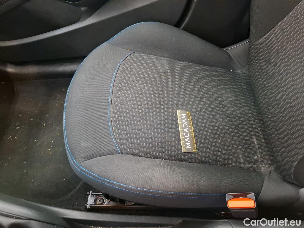  Peugeot  208  Signature 1.2 PureTech 80CV BVM5 E6dT #32