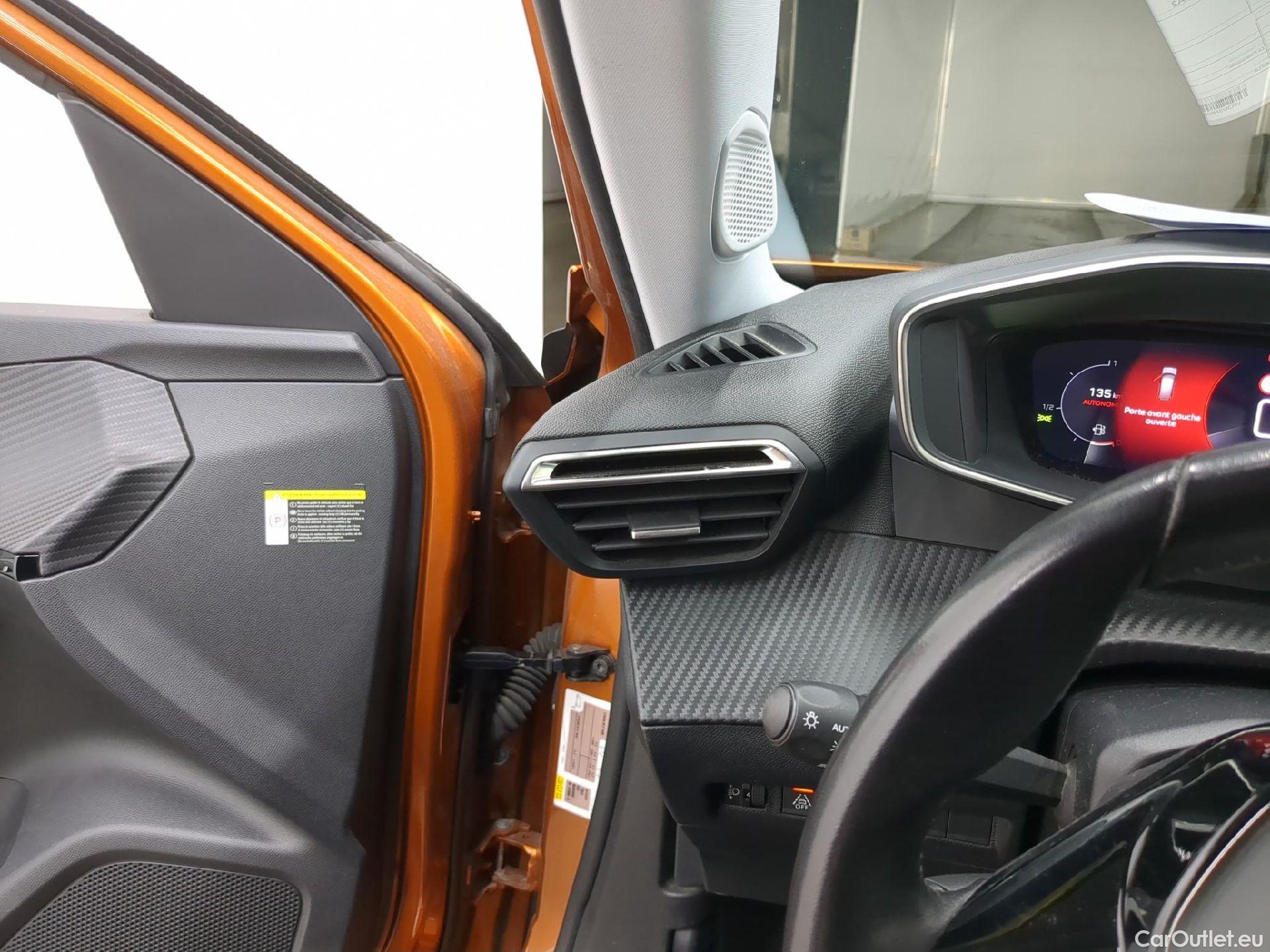  Peugeot  2008  Allure Business 1.2 PureTech 100CV BVM6 E6d #6