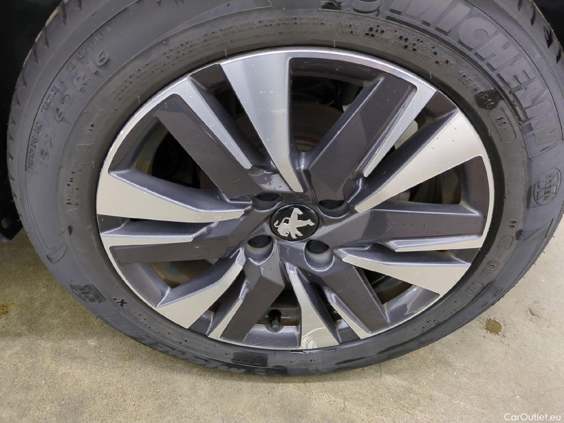  Peugeot  2008  Allure Business 1.5 HDi 100CV BVM5 E6dT #24