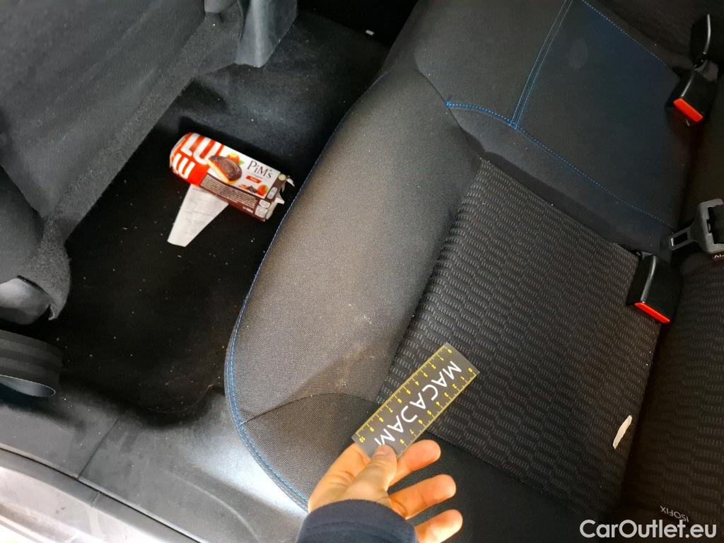  Peugeot  208  Signature 1.2 PureTech 80CV BVM5 E6dT #34