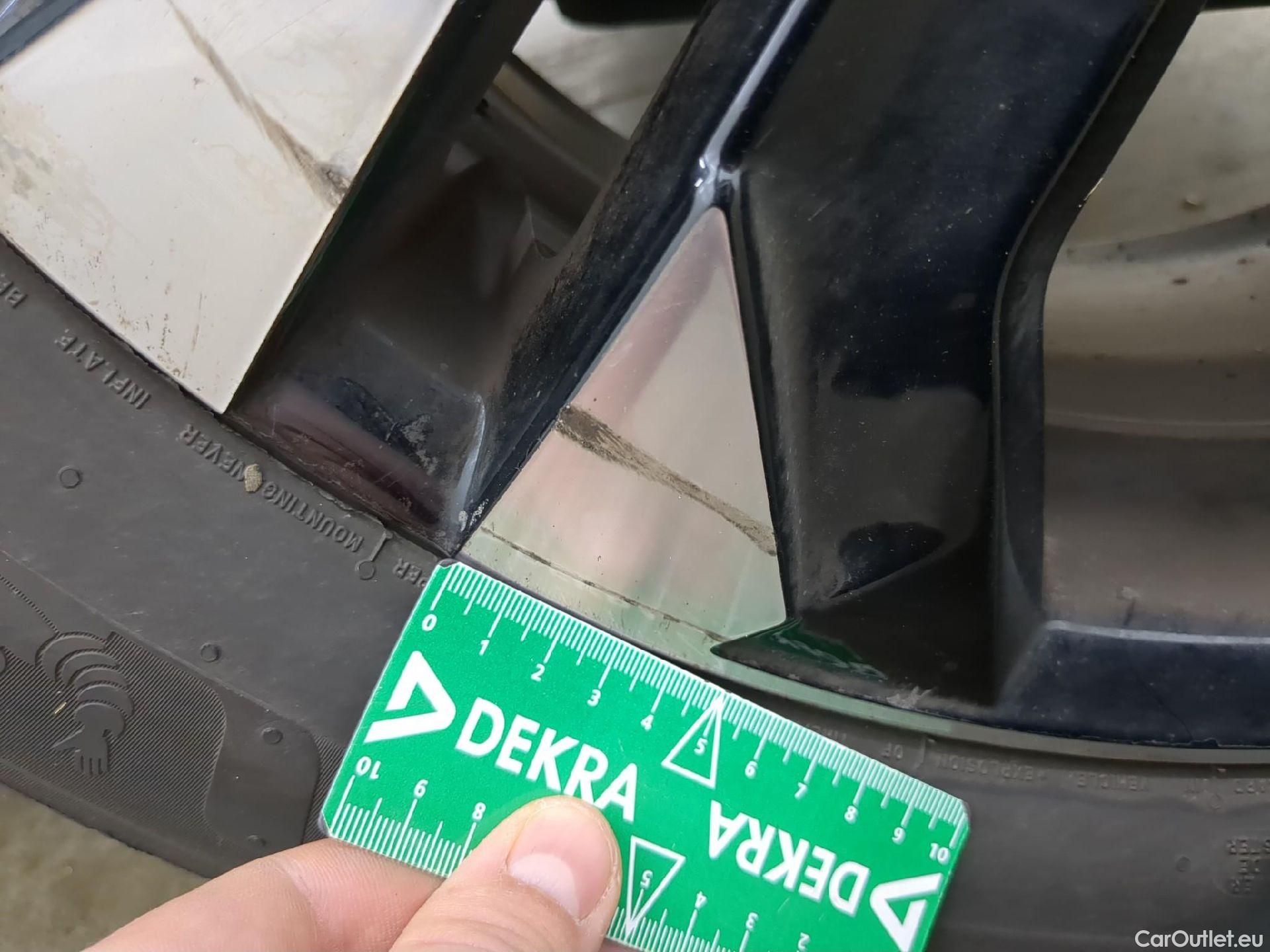  Peugeot  2008  Allure Business 1.2 PureTech 100CV BVM6 E6d #24