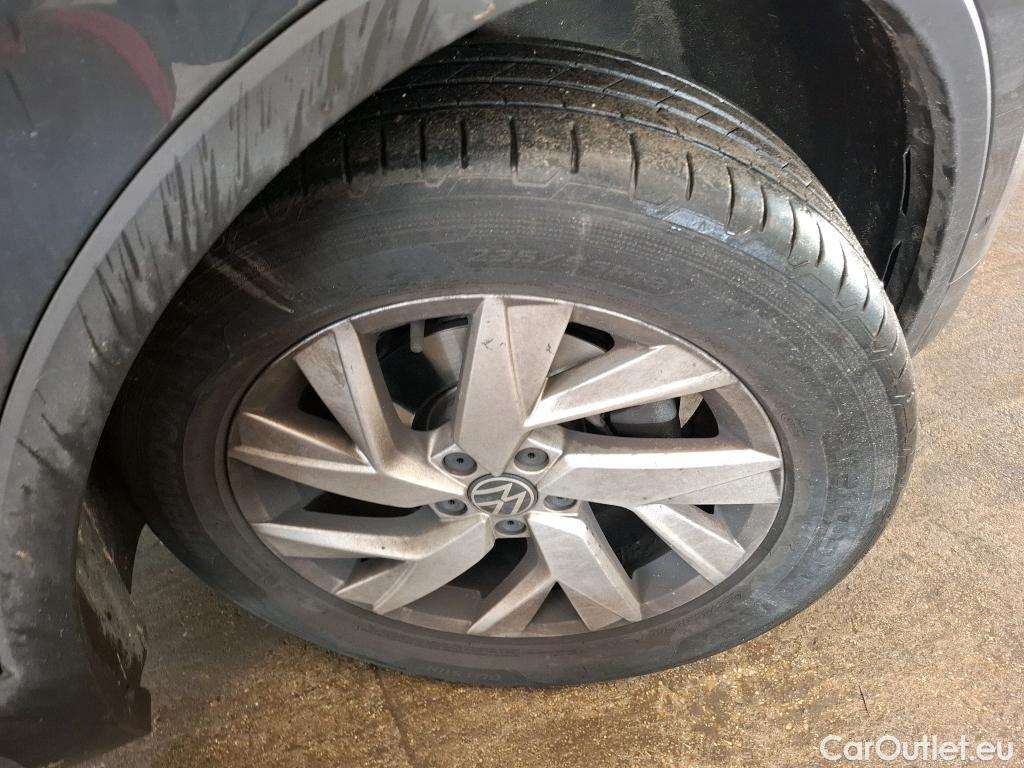  Volkswagen  Tiguan VOLKSWAGEN  / 2020 / 5P / SUV 1.5 TSI 150 DSG7 Elegance #12