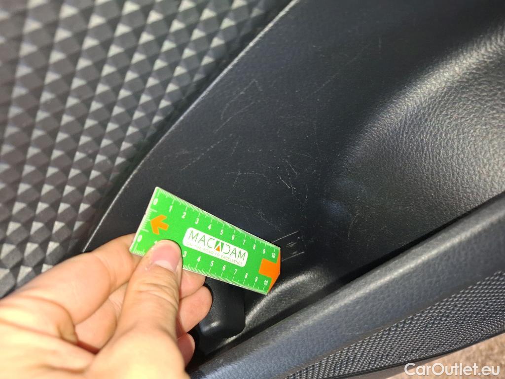  Toyota  C-HR TOYOTA  / 2016 / 5P / SUV 2.0 HYBRIDE 184 COLLECTION #8