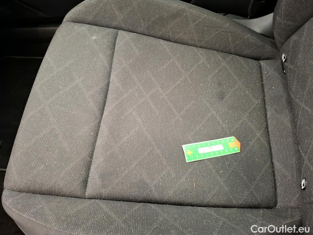  Volkswagen  Golf  VOLKSWAGEN / 2020 / 5P / Berline 2.0 TDI SCR 115 DSG7 LIFE SOCI BUSINESS #3