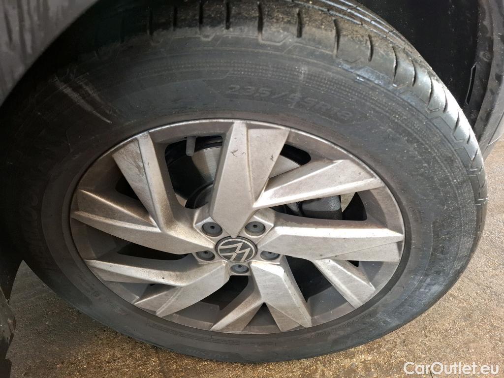  Volkswagen  Tiguan VOLKSWAGEN  / 2020 / 5P / SUV 1.5 TSI 150 DSG7 Elegance #13