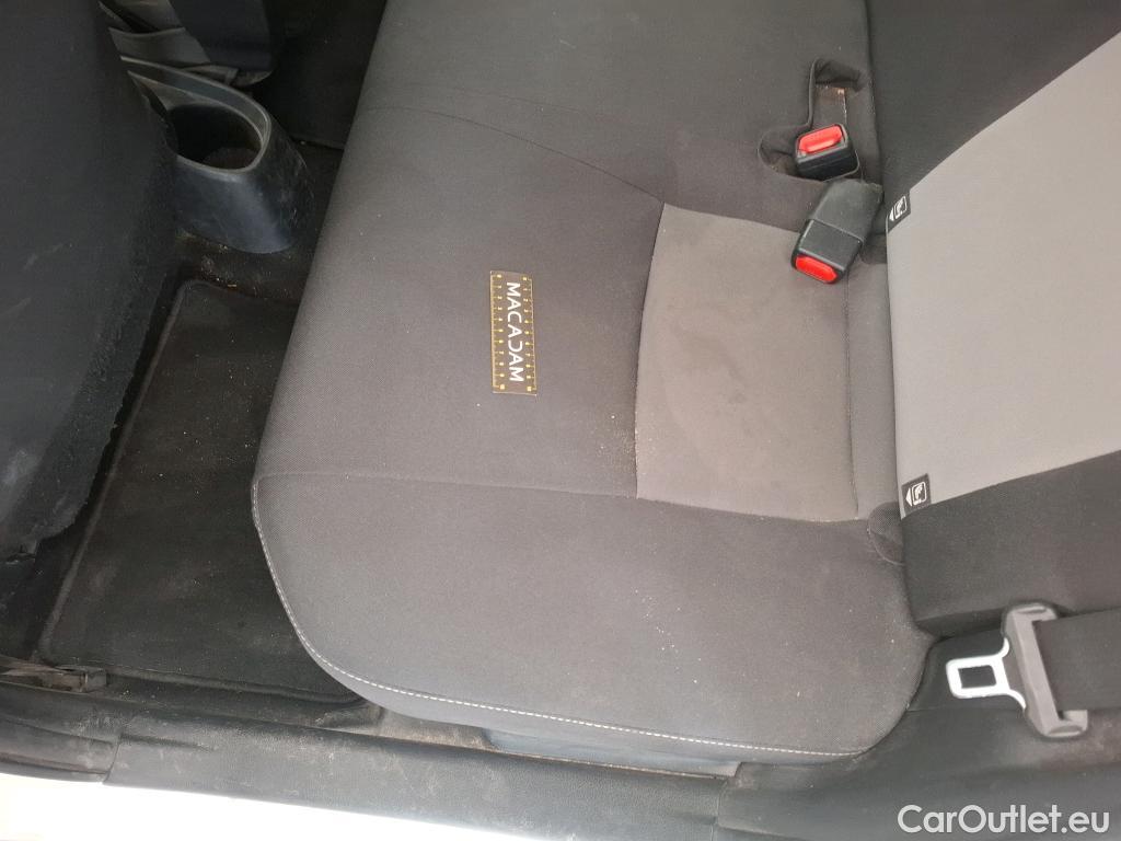  Toyota  Yaris TOYOTA  Hybride / 2017 / 5P / Berline 1.5 VVT-I HYBRID France Business #42