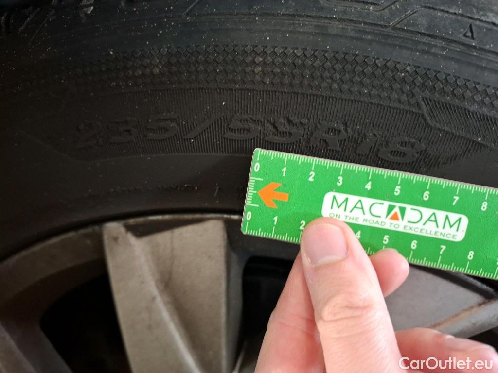  Volkswagen  Tiguan VOLKSWAGEN  / 2020 / 5P / SUV 1.5 TSI 150 DSG7 Elegance #8